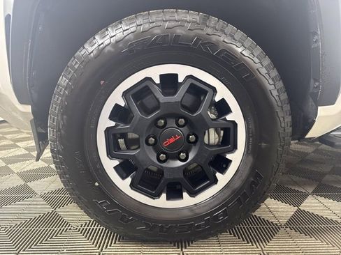 Used 2025 Toyota 4Runner TRD Off-Road image 10