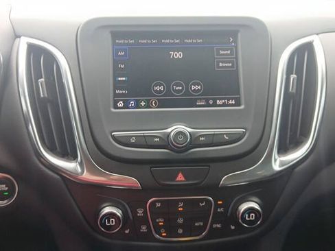 Used 2021 Chevrolet Equinox LT FWD image 11
