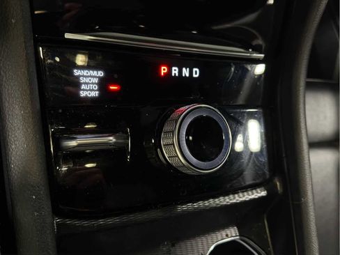 Used 2025 Jeep Grand Cherokee L Limited w/ Black Appearance Package image 19