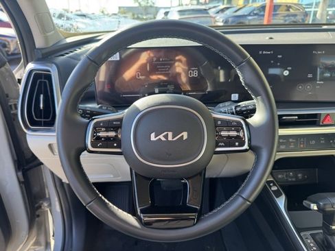Certified 2025 Kia Sorento S image 27