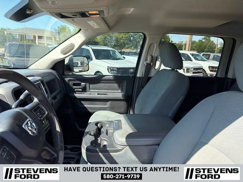 Used 2018 RAM 3500 Tradesman w/ Chrome Appearance Group AWD/4WD image 17