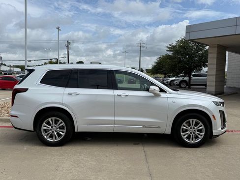 Used 2023 Cadillac XT6 Luxury FWD image 7