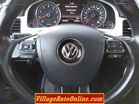 Used 2014 Volkswagen Touareg VR6 image 41