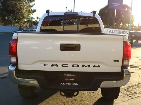 Used 2016 Toyota Tacoma TRD Off-Road image 7