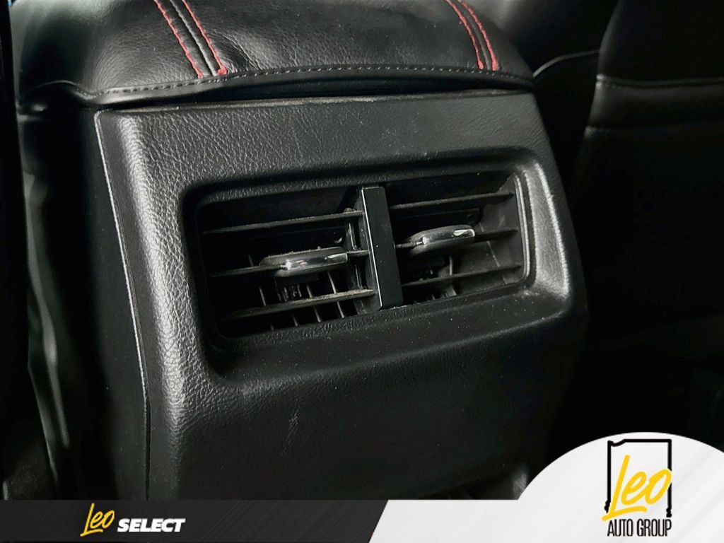 Used 2021 Ford Edge ST-Line FWD image 28