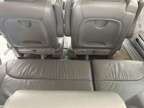 Used 2007 Toyota Sienna XLE Limited image 39