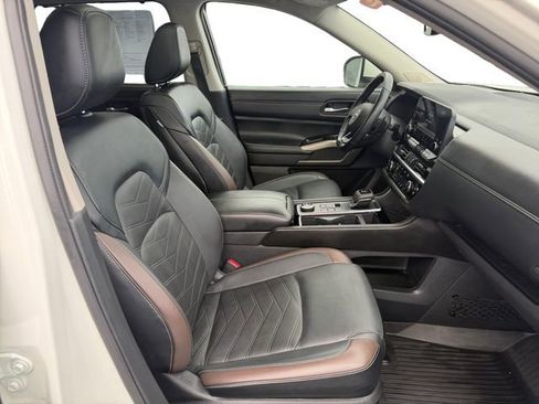 Certified 2023 Nissan Pathfinder Platinum image 12
