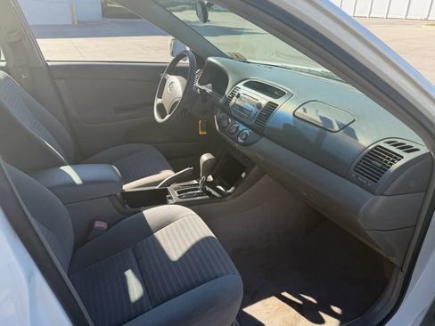 Used 2005 Toyota Camry XLE image 19