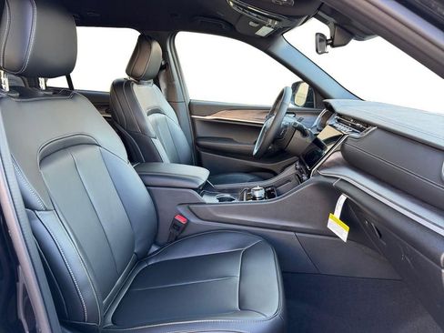 New 2025 Jeep Grand Cherokee Limited w/ MOPAR Finishing Package image 15