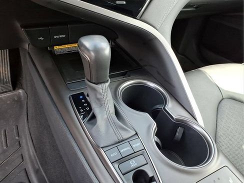 Used 2021 Toyota Camry XSE FWD image 27