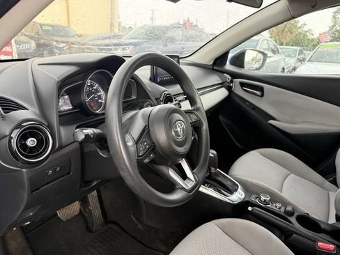 Used 2020 Toyota Yaris LE FWD image 13