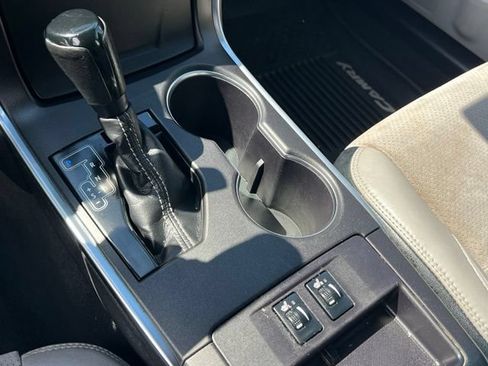 Used 2017 Toyota Camry XSE FWD image 19