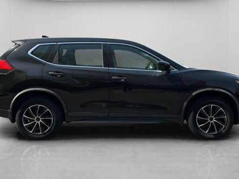 Used 2018 Nissan Rogue S AWD/4WD image 3
