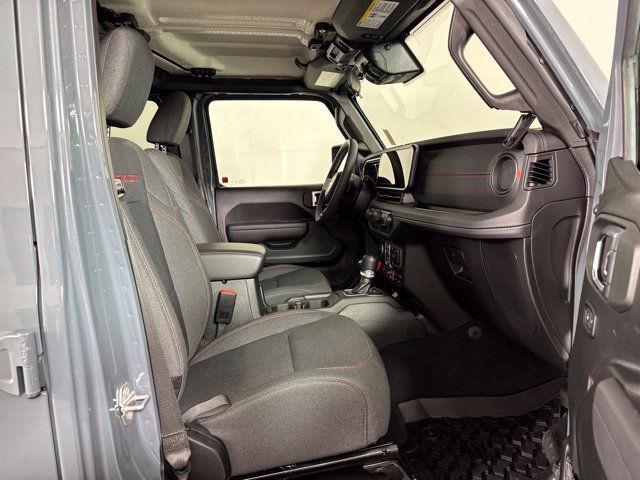 Used 2025 Jeep Wrangler Unlimited Rubicon AWD/4WD image 4