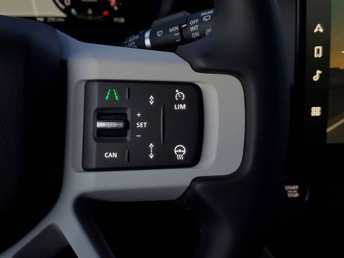 Used 2026 Land Rover Defender 110 X-Dynamic SE image 21