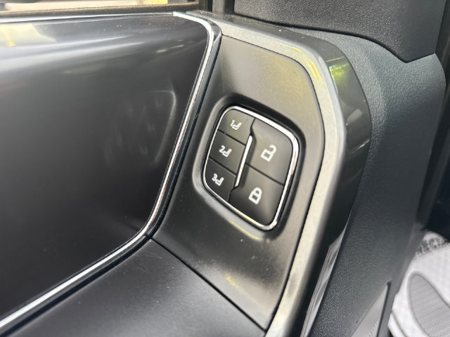 Used 2023 Ford F150 Lariat w/ Equipment Group 502A High RWD image 13