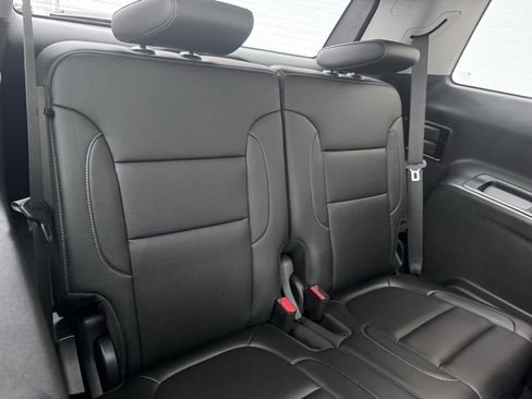 Used 2022 GMC Acadia SLT w/ Elevation Edition image 23