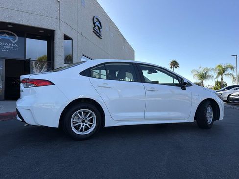 Used 2021 Toyota Corolla LE FWD image 9