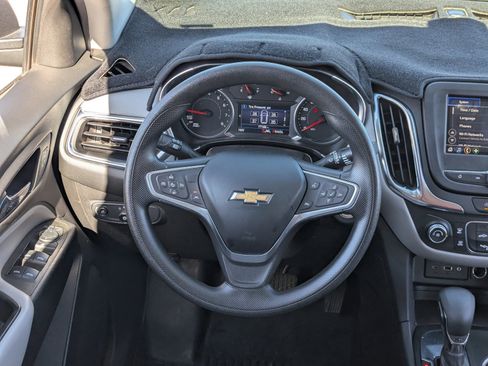Used 2022 Chevrolet Equinox LS w/ LS Convenience Package image 19