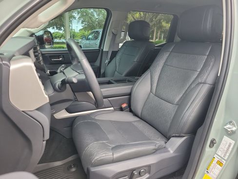 Used 2024 Toyota Tundra Limited AWD/4WD image 16