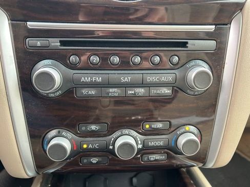 Used 2014 Nissan Pathfinder Platinum w/ Platinum Premium Package image 23