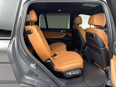 Used 2023 BMW X7 xDrive40i w/ Executive Package image 6
