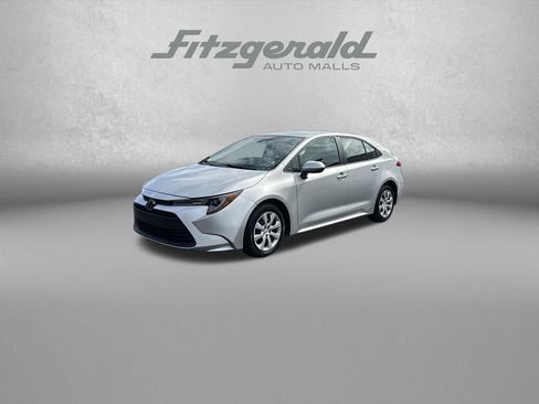 Used 2024 Toyota Corolla LE image 3