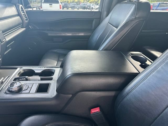 Used 2018 Ford Expedition XLT w/ Equipment Group 202A RWD image 17