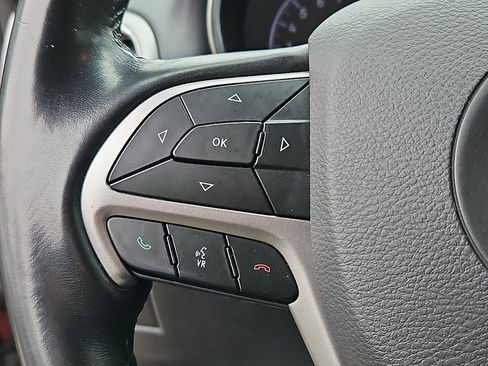 Used 2020 Jeep Grand Cherokee Altitude image 24