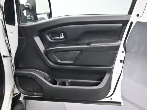 Used 2019 Nissan Titan SL w/ Midnight Edition image 45