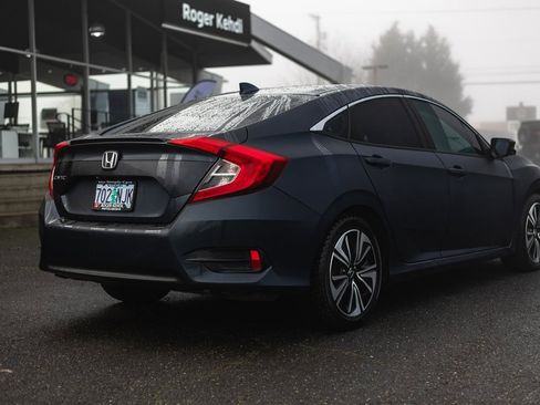 Used 2017 Honda Civic EX-T image 8