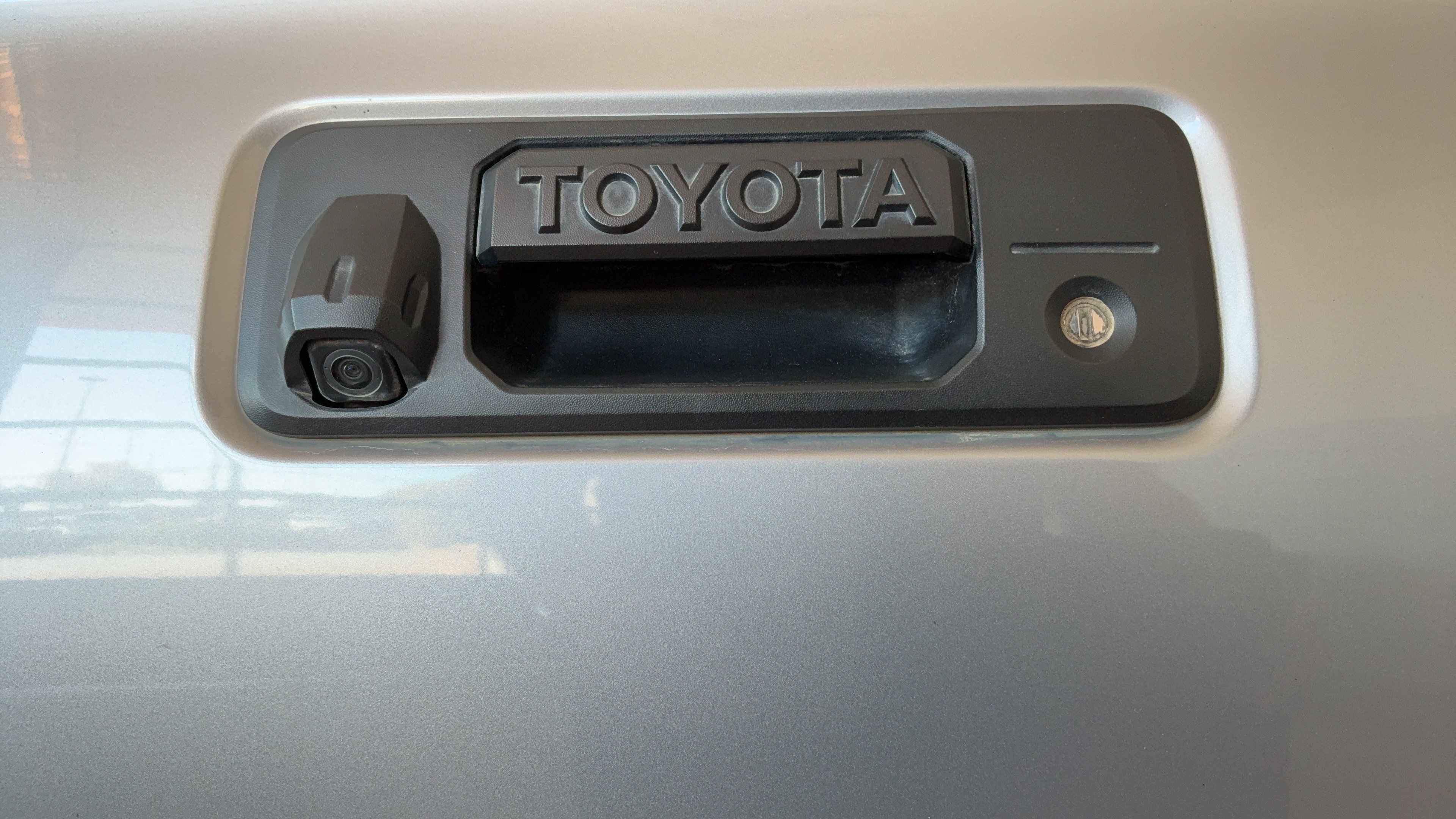 Used 2020 Toyota Tacoma SR5 RWD image 25