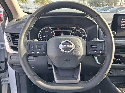 Used 2026 Nissan Rogue SV FWD image 17