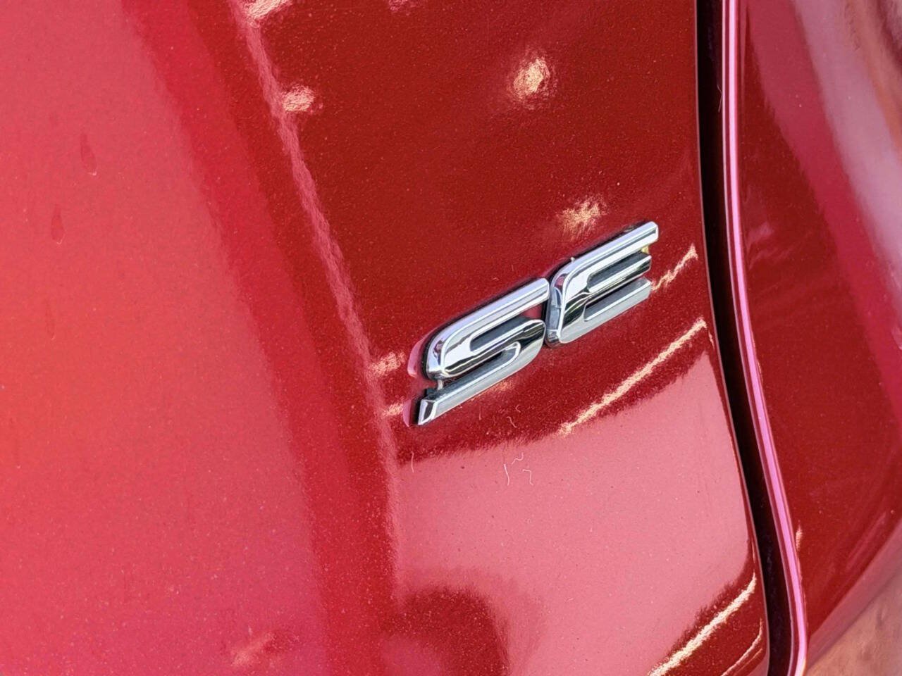 Used 2017 Ford Fusion SE w/ Equipment Group 201A FWD image 6