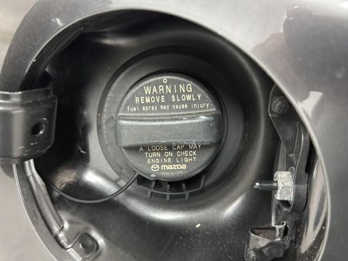 Used 2017 MAZDA MAZDA3 Touring FWD image 6