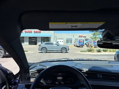 Used 2022 Audi e-tron Prestige AWD/4WD image 13
