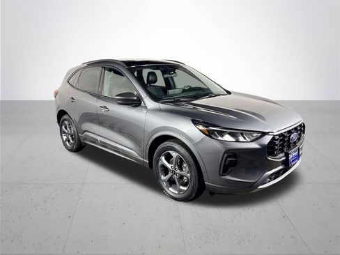 Used 2023 Ford Escape ST-Line w/ Tech Pack #1 image 4