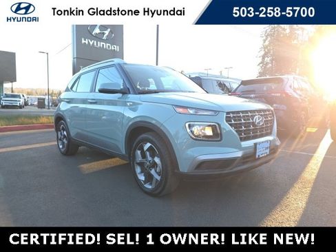 Certified 2025 Hyundai Venue SEL image 2