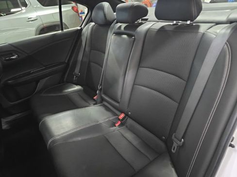 Used 2017 Honda Accord Sport image 14