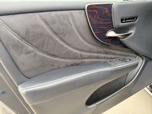 Used 2019 Lexus LS 500 w/ Interior Upgrade Package RWD image 20