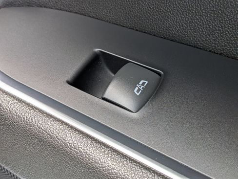 Used 2025 GMC Sierra 1500 SLT AWD/4WD image 34