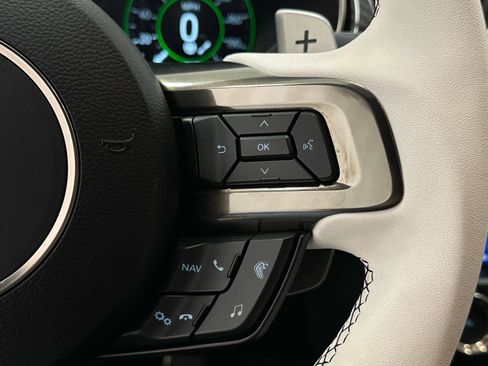 Used 2022 Ford Mustang Shelby GT500 w/ Carbon Fiber Track Pack image 16