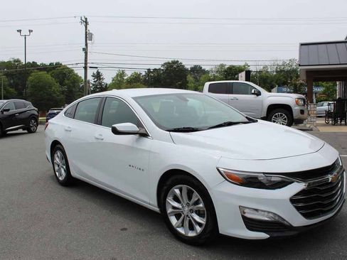 Used 2019 Chevrolet Malibu LT FWD image 3