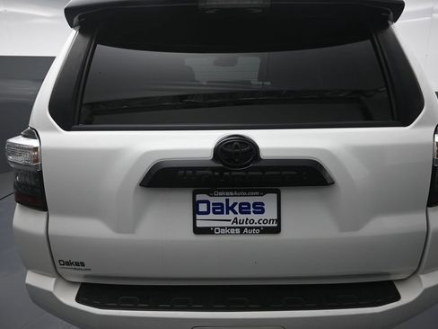 Used 2021 Toyota 4Runner Venture w/ Moonroof Package AWD/4WD image 35