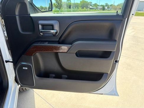 Used 2015 GMC Sierra 1500 SLT w/ SLT Preferred Package AWD/4WD image 30