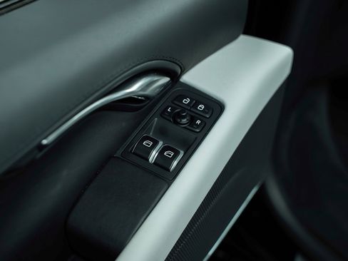 New 2025 Lotus Emira image 17