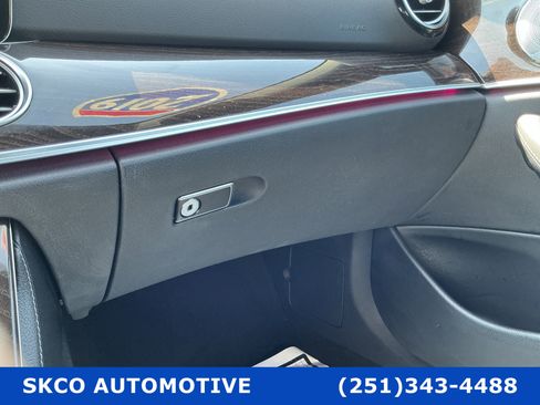 Used 2019 Mercedes-Benz E 300 image 24