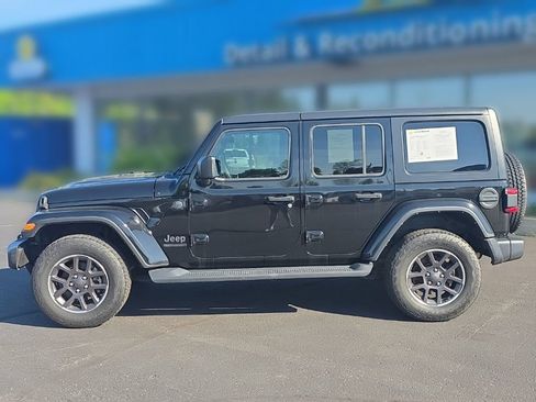 Used 2021 Jeep Wrangler Unlimited Sahara AWD/4WD image 3