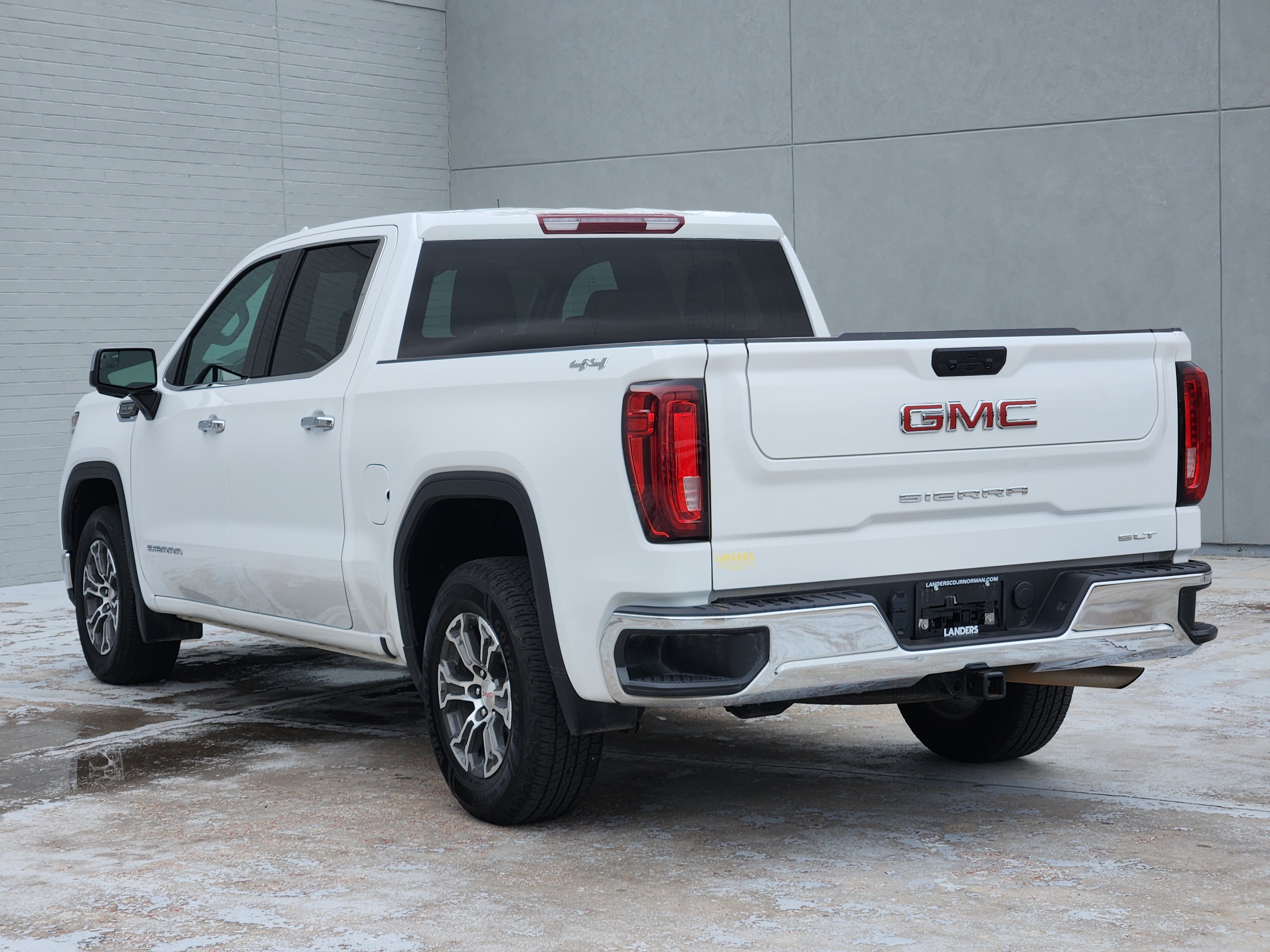 Used 2025 GMC Sierra 1500 SLT AWD/4WD image 6
