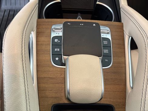 Used 2020 Mercedes-Benz GLE 450 4MATIC image 31